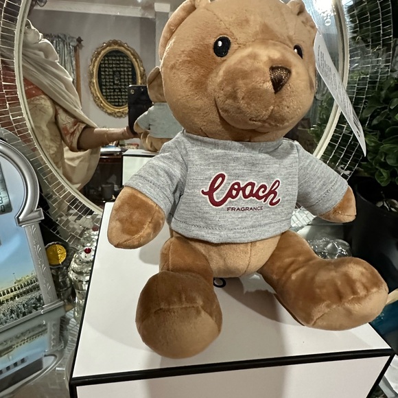 Coach. - Picture 3 of 6